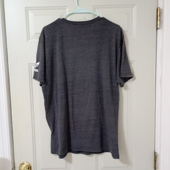 Adidas Men’s  Gray Basketball Logo T Shirt Sports Size L - Picture 4 of 10